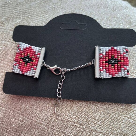 Handmade Beaded Bracelet | Flowers Motif - Picture 3 of 7